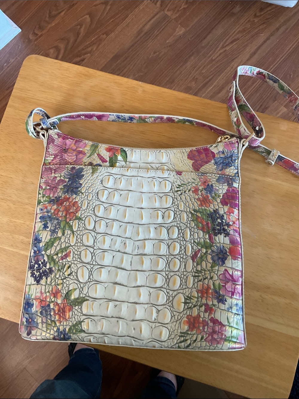 Beautiful Brahmin floral handbag - Picture 2 of 4